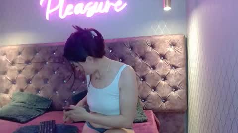 cataleyadamourx online show from 01/07/26, 11:34