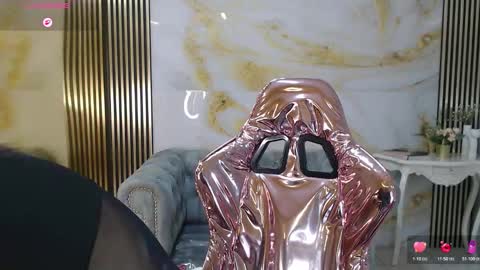 Snapshot of catalina5_s chatting on 11/24/25, 01:22 Catalina online show from 11/24/25, 01:22