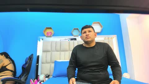 Snapshot of catalina_and_jhon chatting on 10/07/25, 12:24 Jhon and Catalina online show from 10/07/25, 12:24