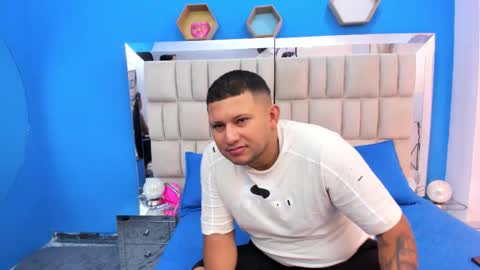 Snapshot of catalina_and_jhon chatting on 10/15/25, 12:27 Jhon and Catalina online show from 10/15/25, 12:27