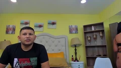Snapshot of catalina_and_jhon chatting on 10/17/25, 02:59 Jhon and Catalina online show from 10/17/25, 02:59