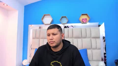 Snapshot of catalina_and_jhon chatting on 10/21/25, 12:28 Jhon and Catalina online show from 10/21/25, 12:28