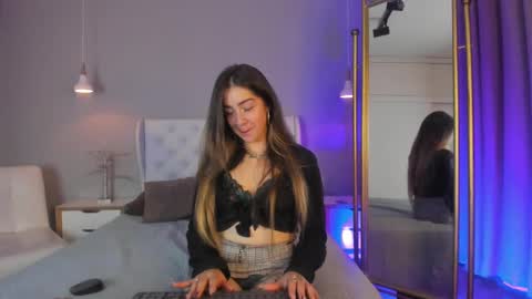 Snapshot of catalina_erotic chatting on 03/04/25, 06:50 Catalina online show from 03/04/25, 06:50