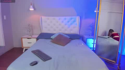 Snapshot of catalina_erotic chatting on 03/11/25, 12:17 Catalina online show from 03/11/25, 12:17