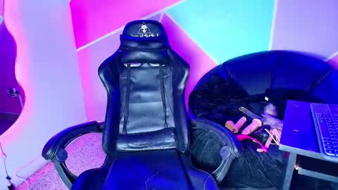 Catalina online show from 12/17/25, 11:11