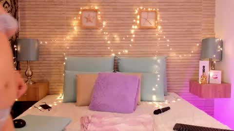 CatalinnaThompson online show from 12/11/24, 06:09