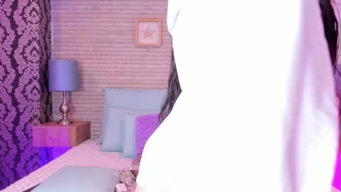 CatalinnaThompson online show from 12/24/24, 12:00