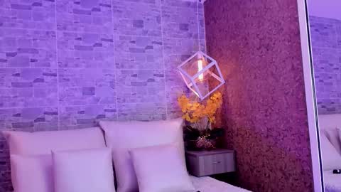 CatalinnaThompson online show from 10/27/25, 12:09