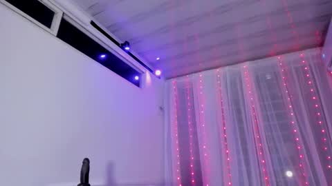 Snapshot of catalleya_hott chatting on 11/25/25, 03:28 Call me Cata online show from 11/25/25, 03:28