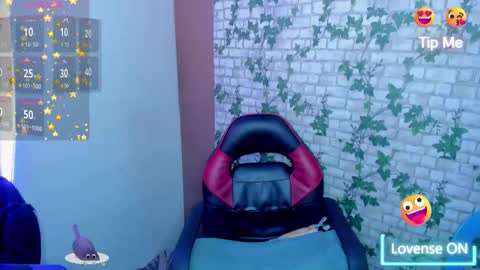 Snapshot of catboobs_ chatting on 11/26/25, 06:03 Mia online show from 11/26/25, 06:03