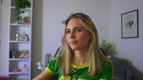 catecrago  online show from 02/08/25, 04:57