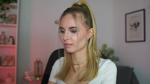 catecrago  online show from 02/19/25, 02:23