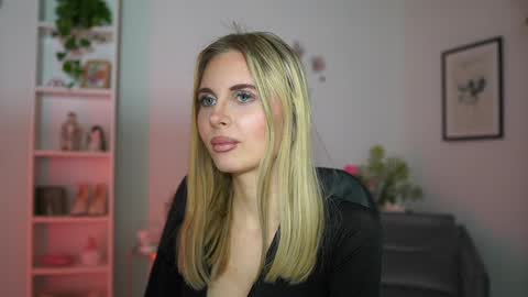 catecrago  online show from 02/20/25, 06:13