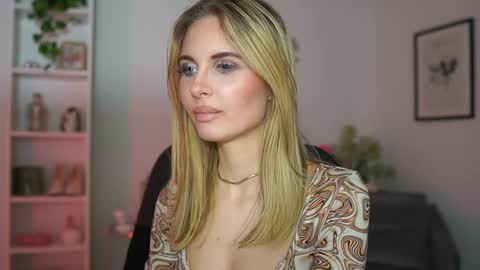 catecrago  online show from 02/21/25, 01:33