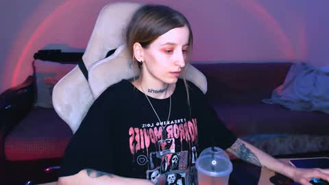 Snapshot of cath_dysphoria_ chatting on 02/15/25, 12:48 CATH online show from 02/15/25, 12:48