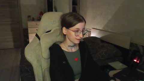 Snapshot of cath_dysphoria_ chatting on 10/10/25, 06:51 CATH online show from 10/10/25, 06:51