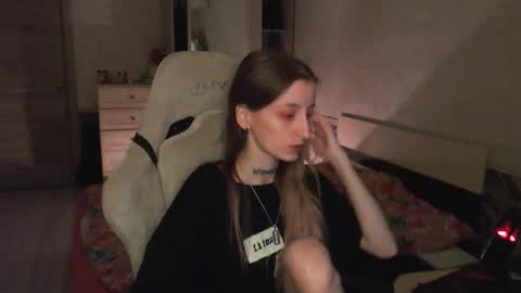 Snapshot of cath_dysphoria_ chatting on 10/18/25, 07:14 CATH online show from 10/18/25, 07:14