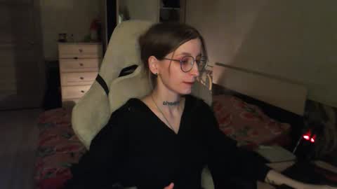 Snapshot of cath_dysphoria_ chatting on 10/22/25, 08:30 CATH online show from 10/22/25, 08:30