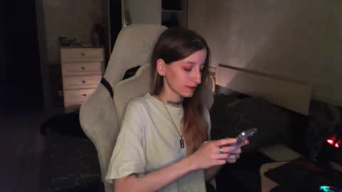 Snapshot of cath_dysphoria_ chatting on 11/07/25, 09:15 CATH online show from 11/07/25, 09:15