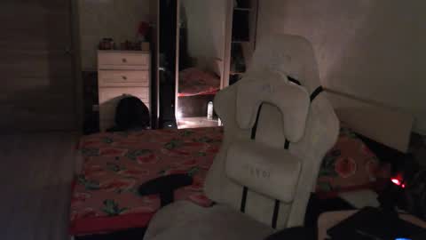 Snapshot of cath_dysphoria_ chatting on 12/20/25, 08:49 CATH online show from 12/20/25, 08:49