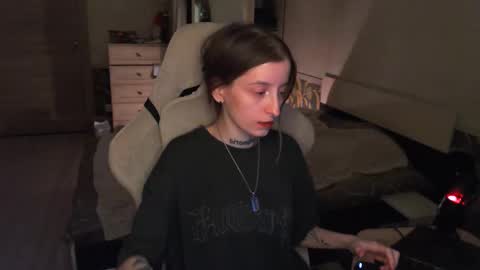 Snapshot of cath_dysphoria_ chatting on 03/18/26, 08:56 CATH online show from 03/18/26, 08:56