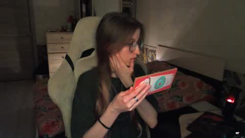 Snapshot of cath_dysphoria_ chatting on 04/18/26, 08:31 CATH online show from 04/18/26, 08:31