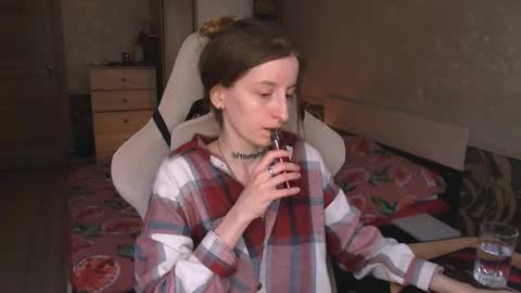 Snapshot of cath_dysphoria_ chatting on 04/22/26, 11:34 CATH online show from 04/22/26, 11:34