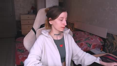 Snapshot of cath_dysphoria_ chatting on 04/23/26, 11:20 CATH online show from 04/23/26, 11:20