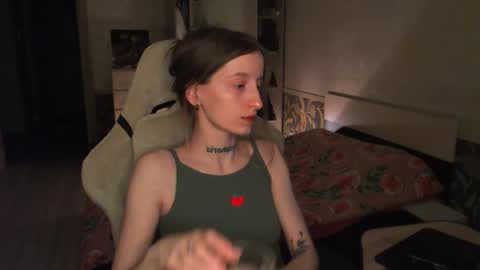Snapshot of cath_dysphoria_ chatting on 06/05/26, 07:19 CATH online show from 06/05/26, 07:19