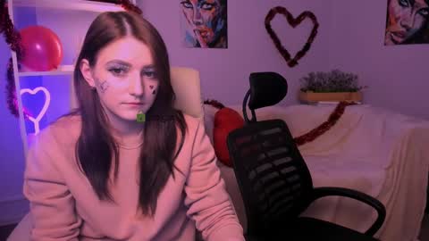 Snapshot of catherine_kitty chatting on 02/14/25, 04:31 Catherine online show from 02/14/25, 04:31