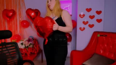 Snapshot of catherine_kitty chatting on 02/18/25, 04:59 Catherine online show from 02/18/25, 04:59