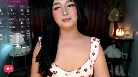 Snapshot of catherine_louise chatting on 09/21/25, 01:57 cath online show from 09/21/25, 01:57