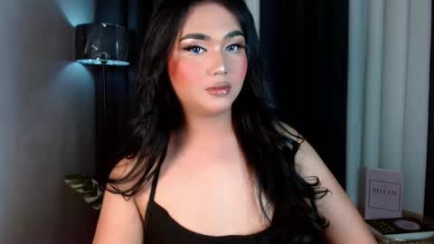 Snapshot of catherine_louise chatting on 11/04/25, 02:21 cath online show from 11/04/25, 02:21