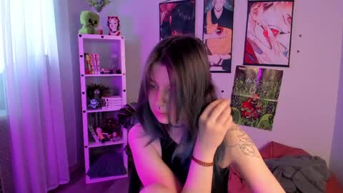 Snapshot of catherine_wine chatting on 04/13/26, 02:55 Catherine online show from 04/13/26, 02:55