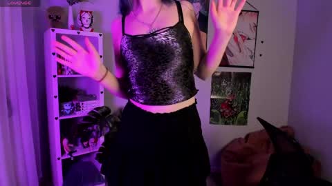 Snapshot of catherine_wine chatting on 04/21/26, 09:06 Catherine online show from 04/21/26, 09:06