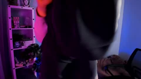 Snapshot of catherine_wine chatting on 04/22/26, 10:00 Catherine online show from 04/22/26, 10:00