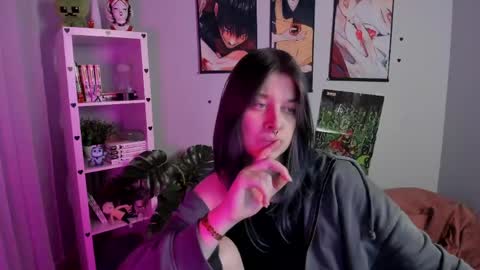 Snapshot of catherine_wine chatting on 04/24/26, 08:22 Catherine online show from 04/24/26, 08:22