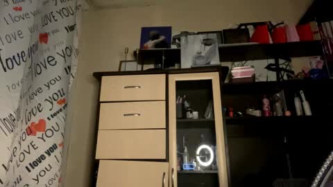 Snapshot of catherinepirs chatting on 03/31/26, 01:55 catherinepirs online show from 03/31/26, 01:55