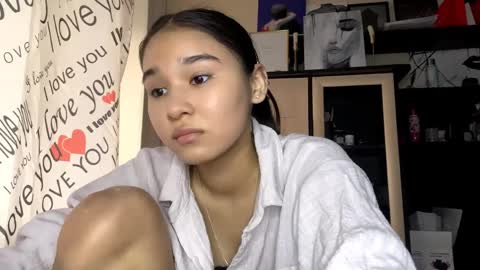 Snapshot of catherinepirs chatting on 04/05/26, 12:35 catherinepirs online show from 04/05/26, 12:35