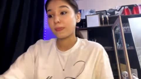 Snapshot of catherinepirs chatting on 04/13/26, 12:21 catherinepirs online show from 04/13/26, 12:21