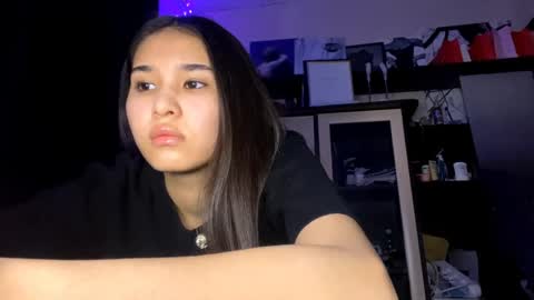 Snapshot of catherinepirs chatting on 04/17/26, 04:21 catherinepirs online show from 04/17/26, 04:21