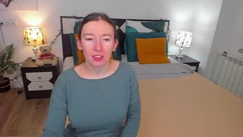 Catrin online show from 02/06/25, 05:03