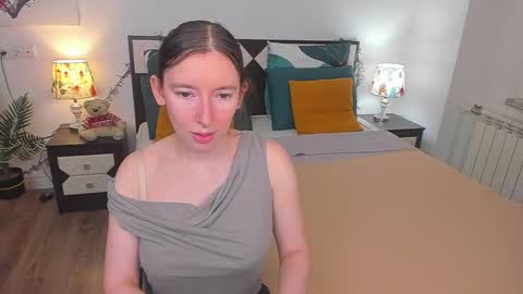 Catrin online show from 02/12/25, 05:47