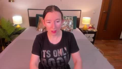 Snapshot of catherinewalls chatting on 07/04/26, 02:29 Catrin online show from 07/04/26, 02:29