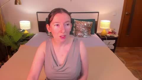 Snapshot of catherinewalls chatting on 07/09/26, 02:48 Catrin online show from 07/09/26, 02:48