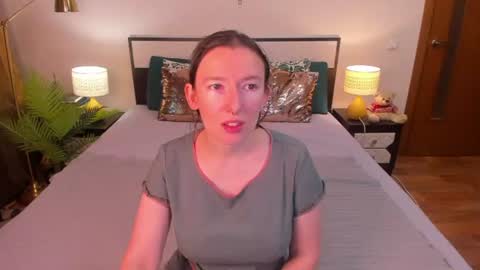 Snapshot of catherinewalls chatting on 07/18/26, 04:05 Catrin online show from 07/18/26, 04:05