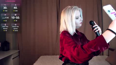 Mia online show from 03/20/26, 11:04