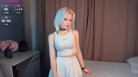 Mia online show from 03/28/26, 11:21