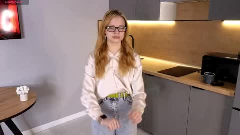 Snapshot of cathyfleming chatting on 04/29/26, 07:34 Katiee online show from 04/29/26, 07:34