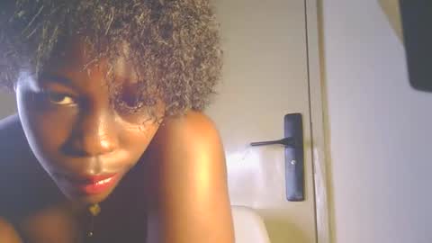 Snapshot of cathynoir chatting on 10/11/25, 01:27 catrine online show from 10/11/25, 01:27